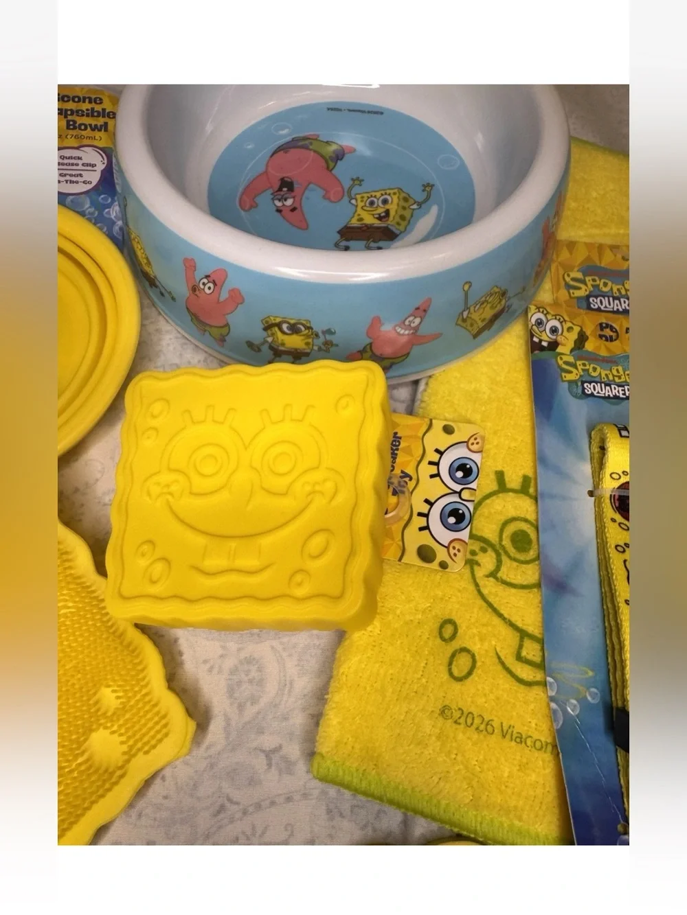 SpongeBob Squarepants Yellow Pet Bowl & Accessory Set
